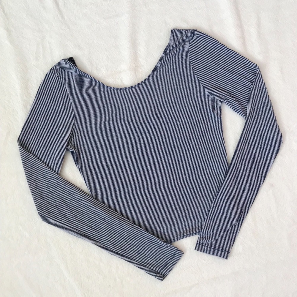 brandy melville cropped long sleeve striped shirt